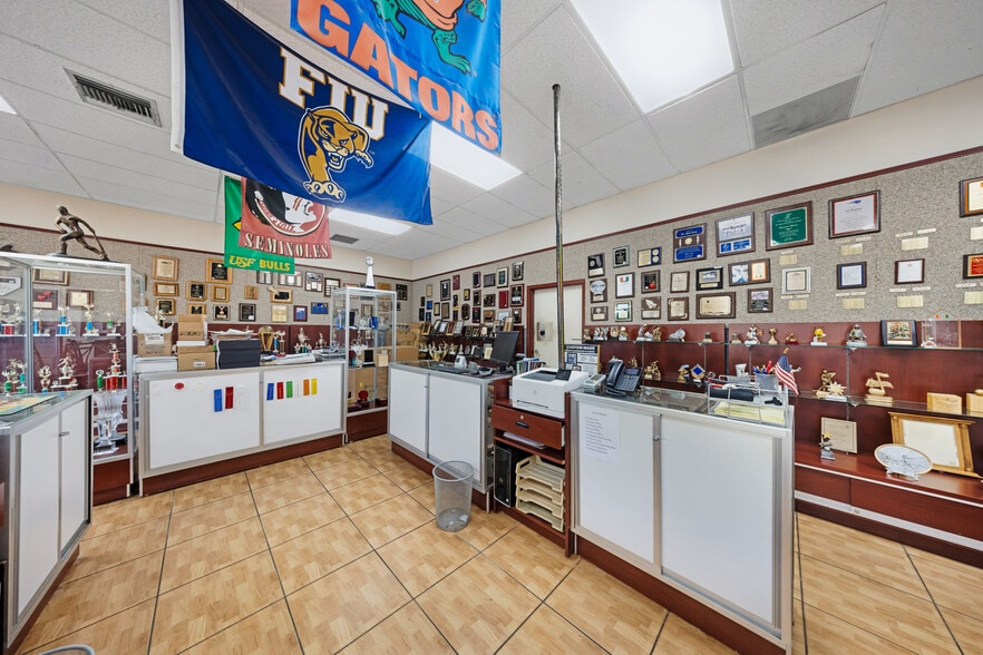More Photos Of 9465 SW 56th St, Miami Freestanding For Sale