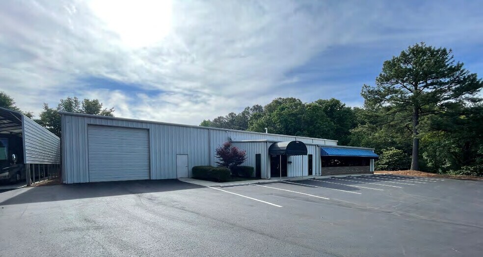 More Photos Of 3908 Memo Ct, Raleigh Light Distribution For Lease