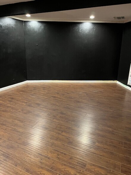 More Photos Of 5217-5223 Lankershim Blvd, North Hollywood Storefront Retail Office For Lease