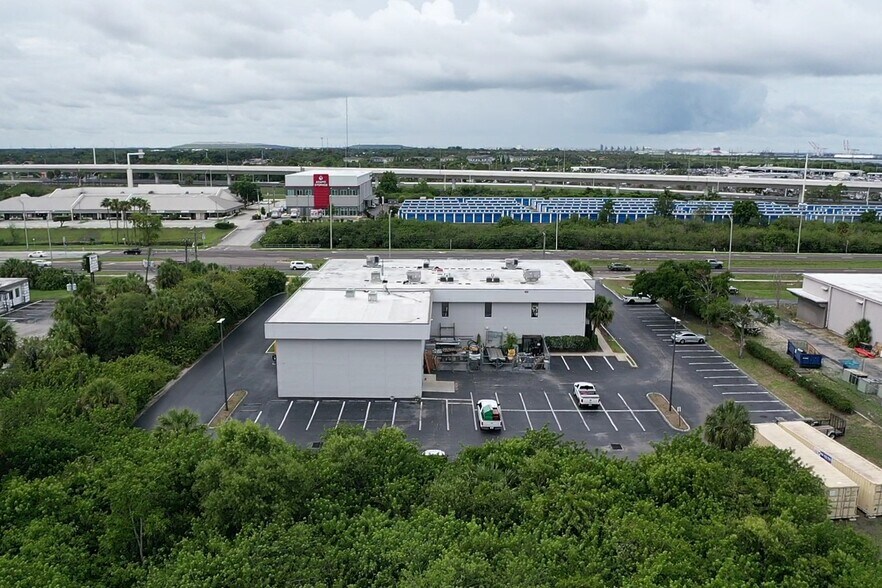 More Photos Of 4750 E Adamo Dr, Tampa Office For Sale