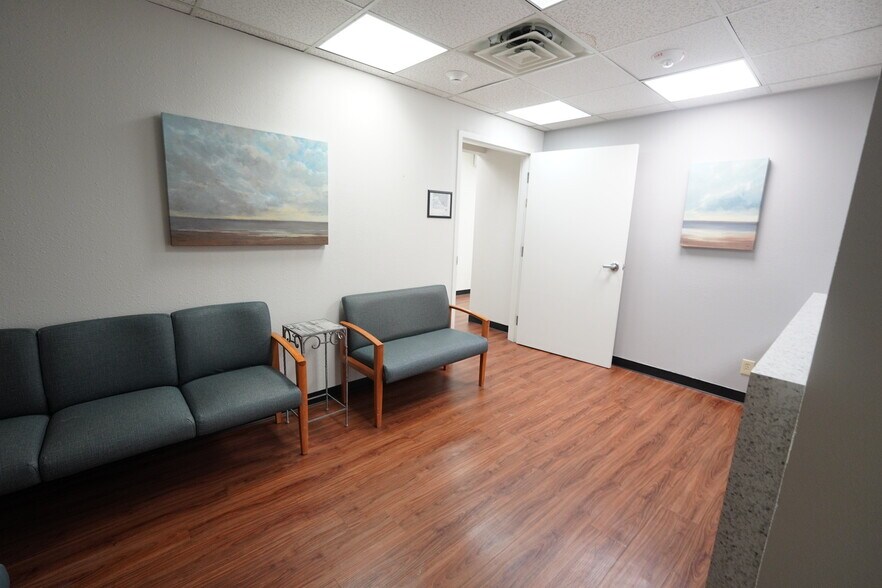 More Photos Of 12501 Judson Rd, San Antonio Medical For Lease