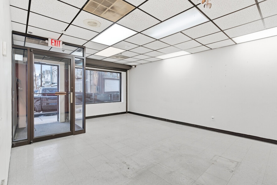 More Photos Of 128 Wilson Ave, Newark Office For Lease