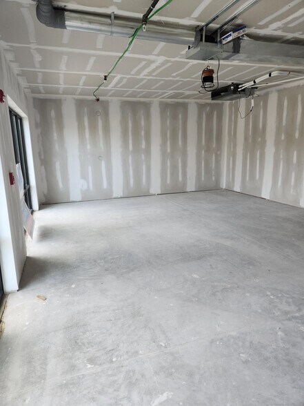 More Photos Of 133 S East St, Amherst Apartments For Lease