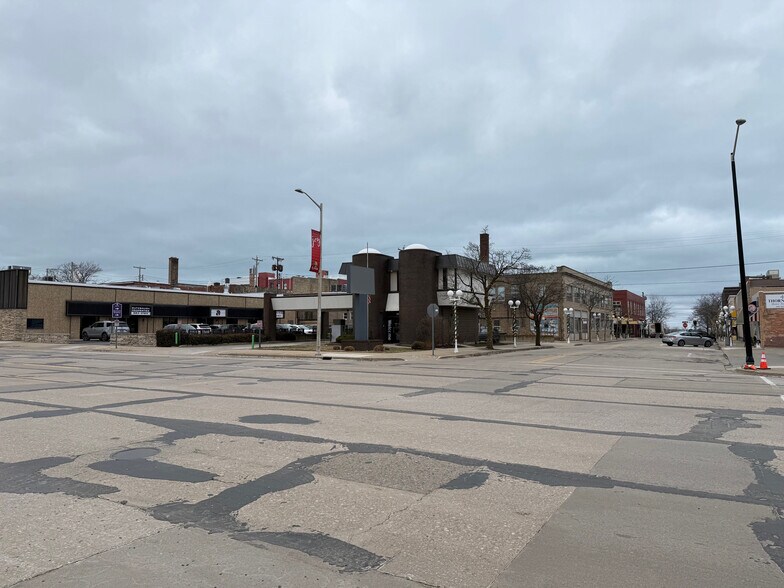 More Photos Of 300 Main St, Saint Joseph Bank For Sale