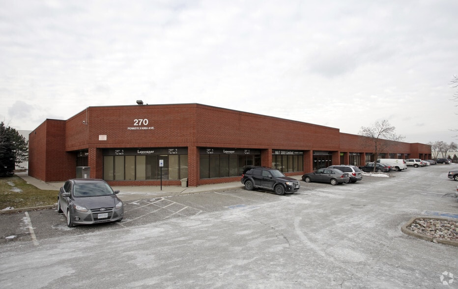 More Photos Of 270 Pennsylvania Ave, Vaughan Light Distribution For Sale