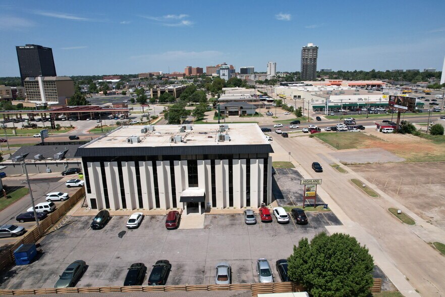More Photos Of 2828 NW 57th St, Oklahoma City Office For Lease