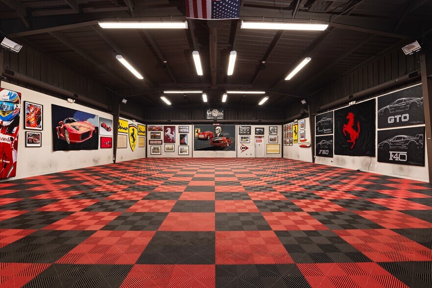 More Photos Of 2134 S Sepulveda Blvd, Los Angeles Showroom For Sale