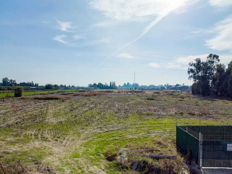 More Photos Of 1st St, Hilmar Land For Sale