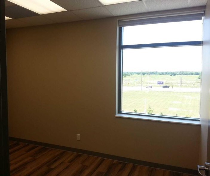 More Photos Of 3075 Hospital Gate, Oakville Medical For Lease