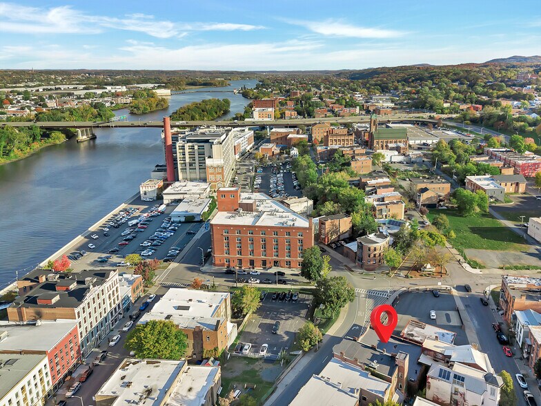 More Photos Of 58 King St, Troy Storefront For Sale