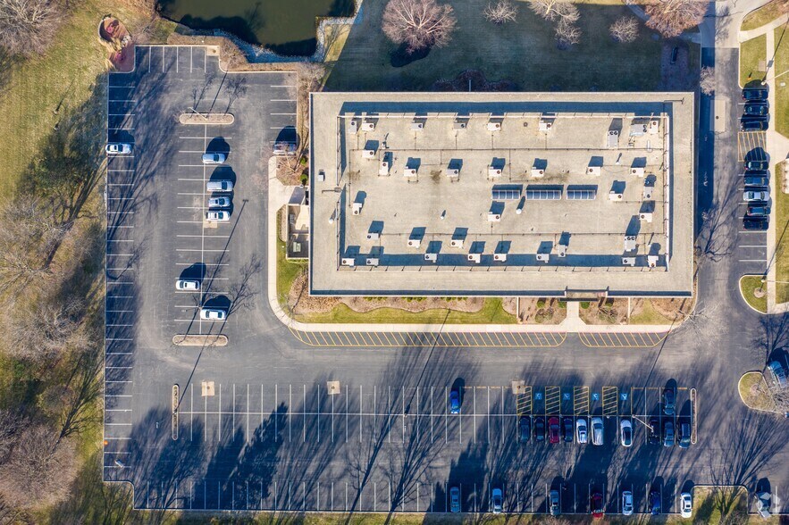 More Photos Of 1700 Park St, Naperville Office For Lease