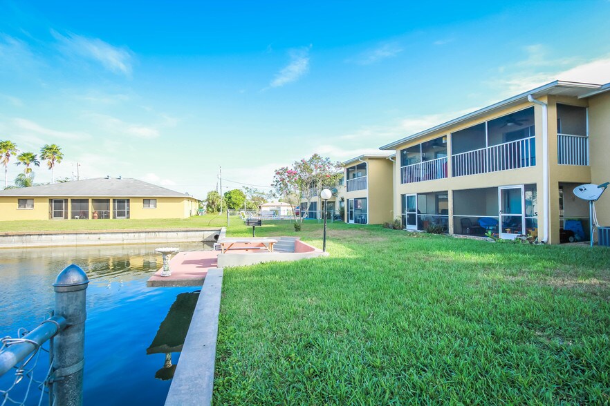 More Photos Of 706 SE 13th Ct, Cape Coral Apartments For Sale