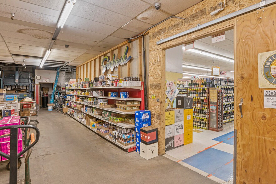More Photos Of 704 SW Higgins Ave, Missoula Supermarket For Sale