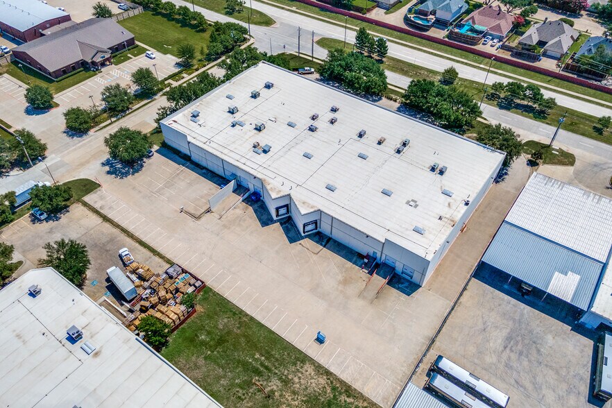 More Photos Of 2853 Dickerson Pky, Carrollton Industrial For Lease