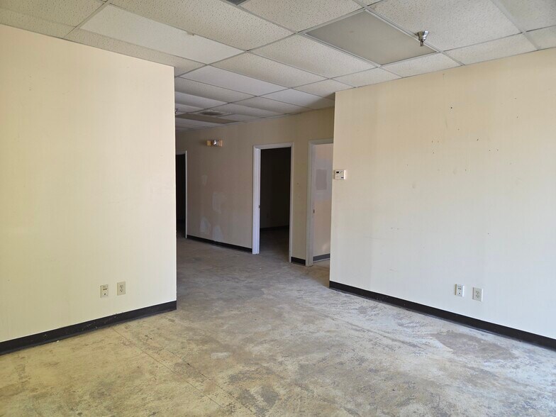 More Photos Of 750 Baconsfield Dr, Macon-Bibb Light Manufacturing For Lease