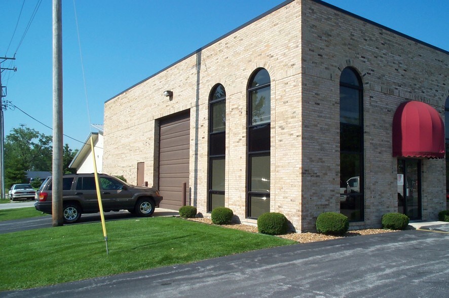 Primary Photo Of 485 W Armory Dr, South Holland Office For Lease