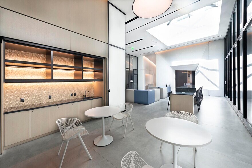 More Photos Of 1925 Century Park E, Los Angeles Office For Lease