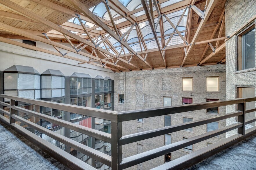 More Photos Of 10 S 5th St, Minneapolis Loft Creative Space For Lease