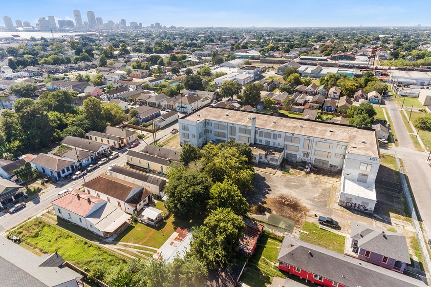 More Photos Of 1301 Clouet St, New Orleans Schools For Sale