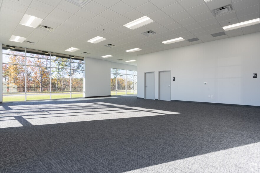 More Photos Of 1050 Douglas Hills Rd, Lithia Springs Unknown For Lease