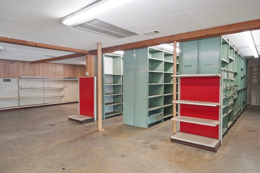 More Photos Of 213 FM 1314, Conroe Manufacturing For Lease