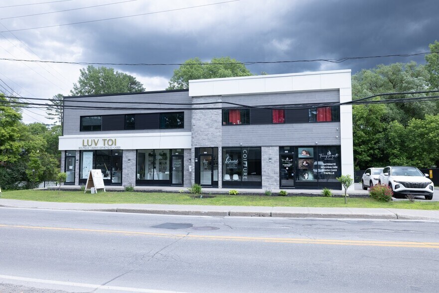 Primary Photo Of 262 Ch Des Anglais, Mascouche Storefront Retail Residential For Sale