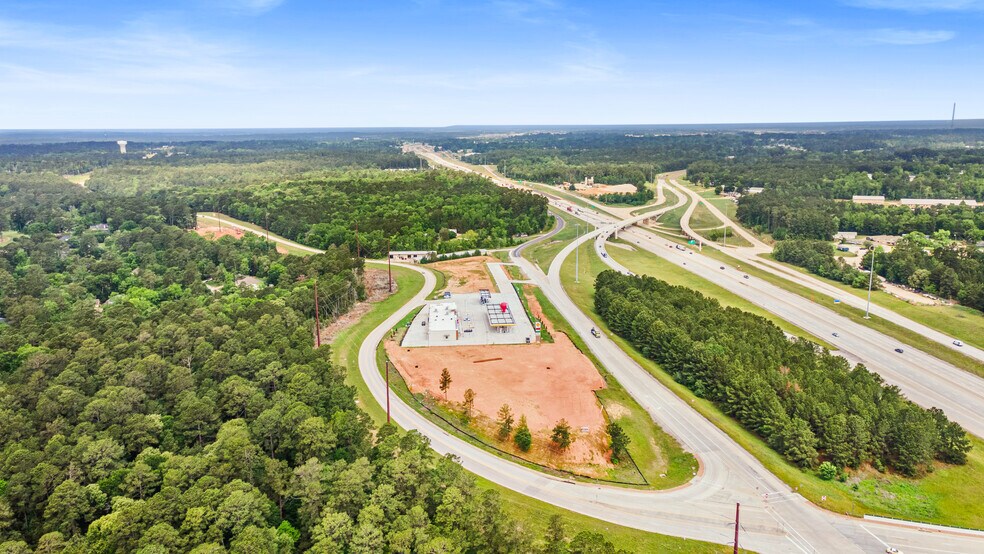 More Photos Of I-45 South, Huntsville Storefront Retail Office For Lease