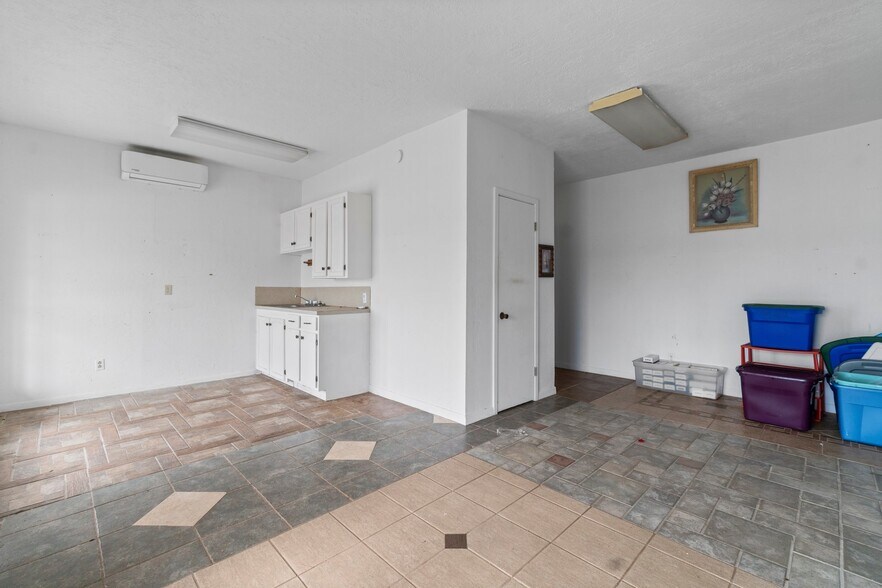 More Photos Of 6738 US Highway 190 E, Livingston Convenience Store For Sale