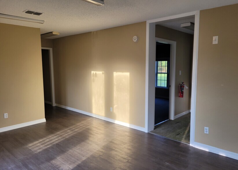 More Photos Of 2220 Church Ave., Mulberry Land For Lease