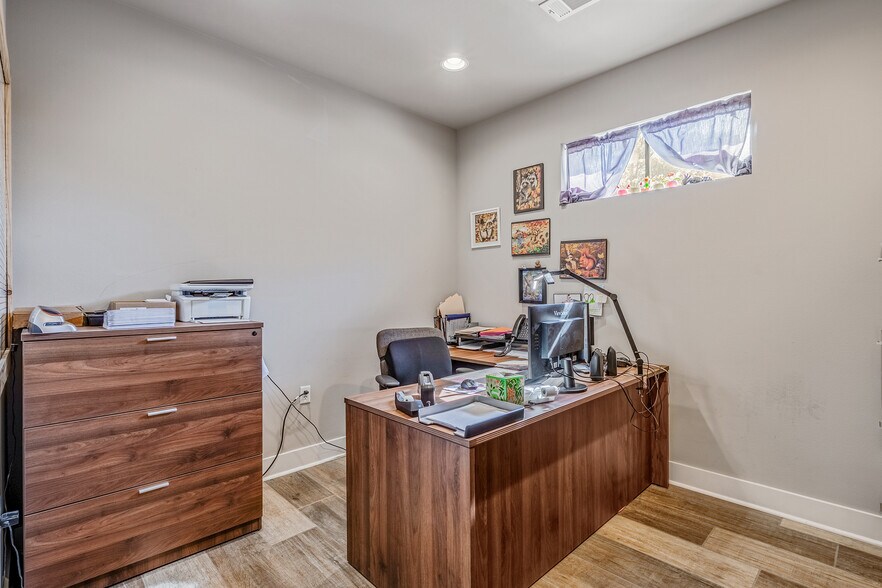 More Photos Of 1009 S Redmond Rd, Jacksonville Medical For Sale