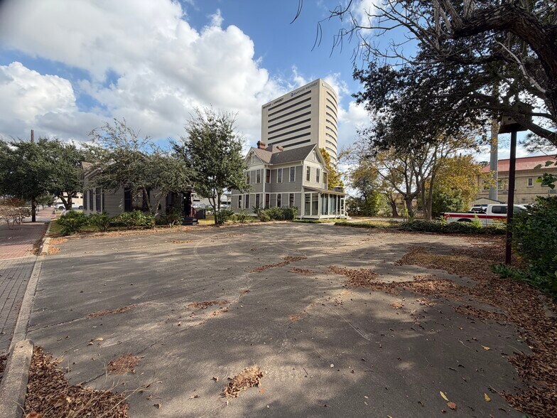 More Photos Of 495 Pine St, Beaumont Office For Lease