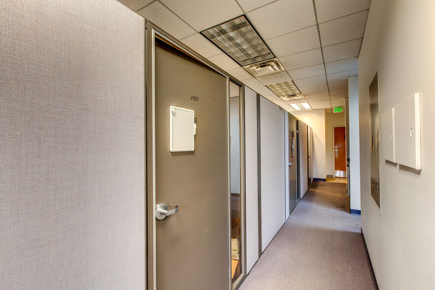 More Photos Of 5878 S Rapp St, Littleton Office For Lease