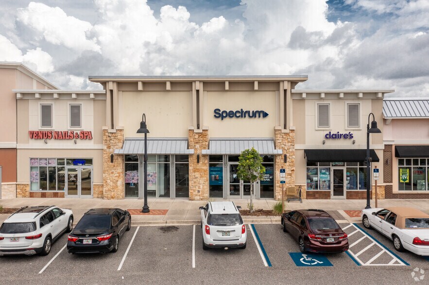 More Photos Of 5499-5515 S Williamson Blvd, Port Orange General Retail For Lease