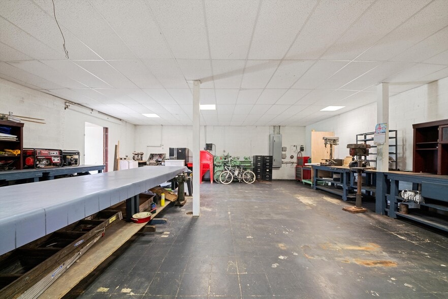 More Photos Of 591 Burnham Ave, Calumet City Office Residential For Sale