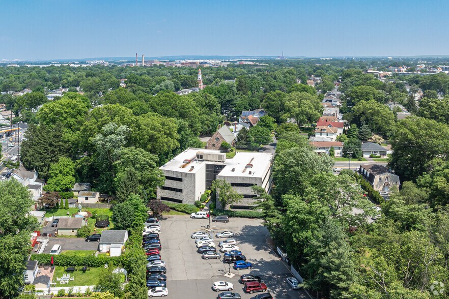 More Photos Of 1600 Saint Georges Ave, Rahway Office For Lease