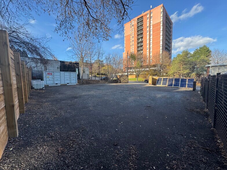 More Photos Of 43 Glen Rd, Hamilton Land For Lease