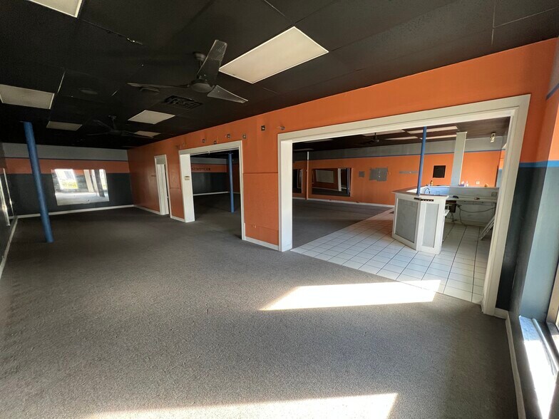 More Photos Of 611 Main St, Belmar General Retail For Lease