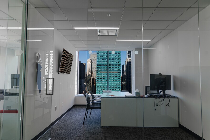 More Photos Of 489 Fifth Ave, New York Office For Lease