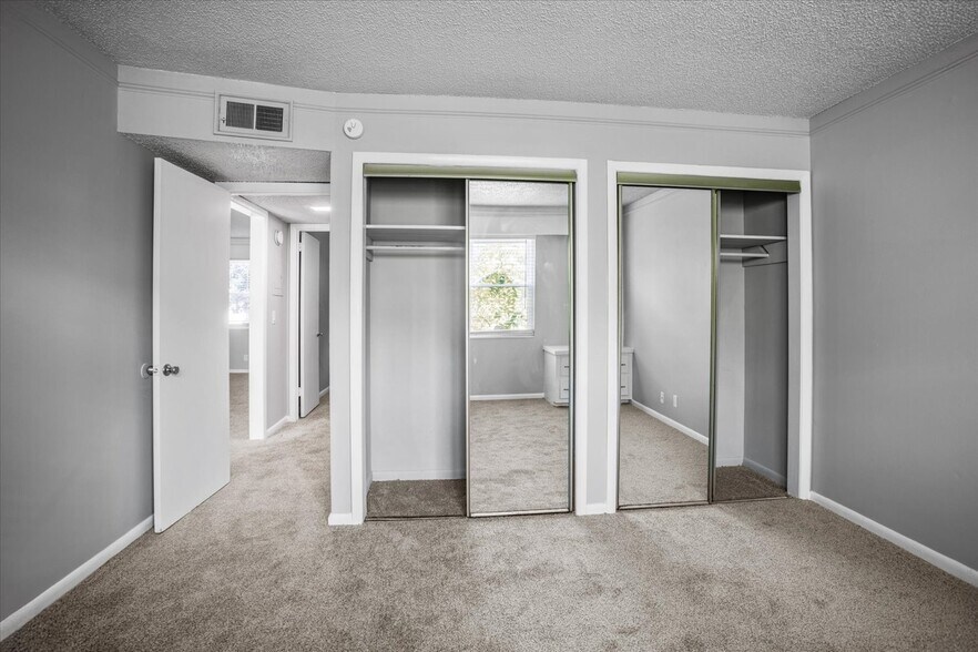 More Photos Of 126 Walton Ferry Rd, Hendersonville Apartments For Sale
