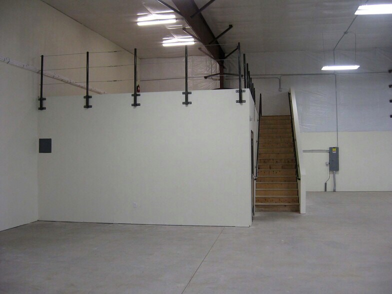 More Photos Of 5900 NE 152nd Ave, Vancouver Unknown For Lease