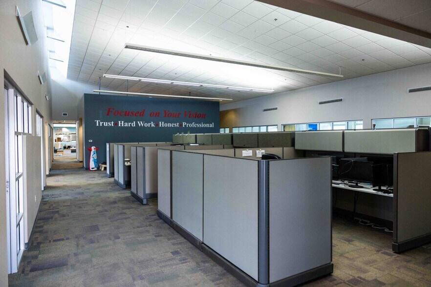 More Photos Of 10922 W Glenn Dr, Glendale Office For Sale