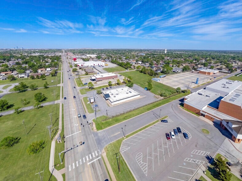 More Photos Of 400 N Eastern Ave, Moore Medical For Sale
