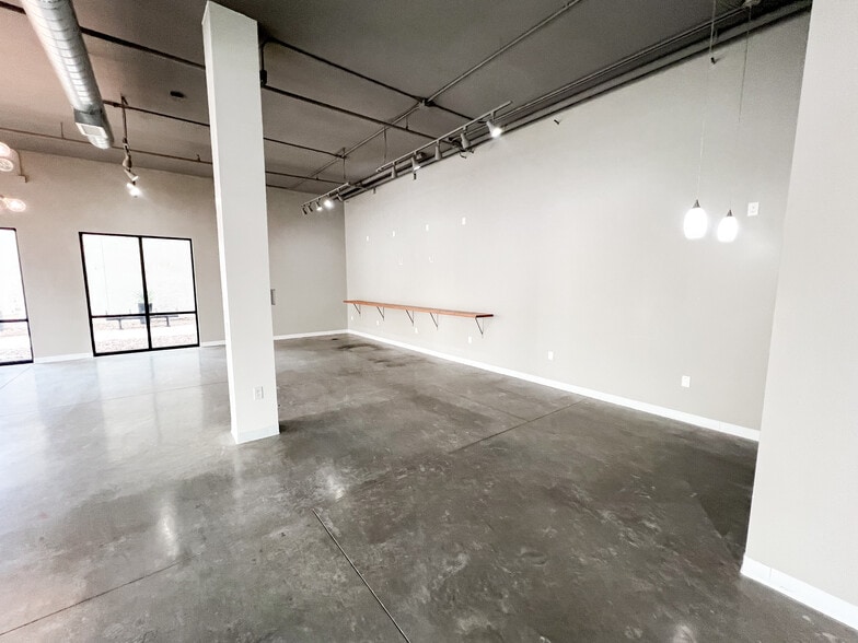 More Photos Of 100 N Main St, Midland Apartments For Lease