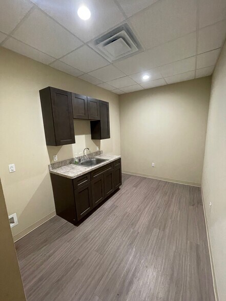 More Photos Of 198 HP Business Drive Rd, San Marcos Warehouse For Lease