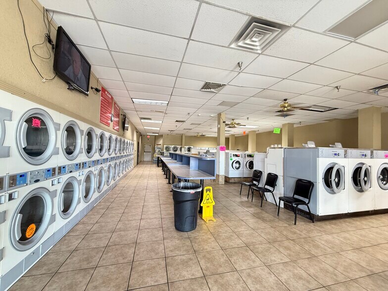 More Photos Of 7226 Central Ave, Albuquerque Storefront For Sale