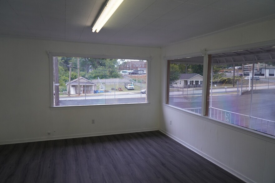 More Photos Of 2008 W Whitner St, Anderson Flex For Sale