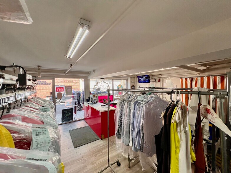 More Photos Of 515 4th St, Hoboken Storefront Retail Office For Lease