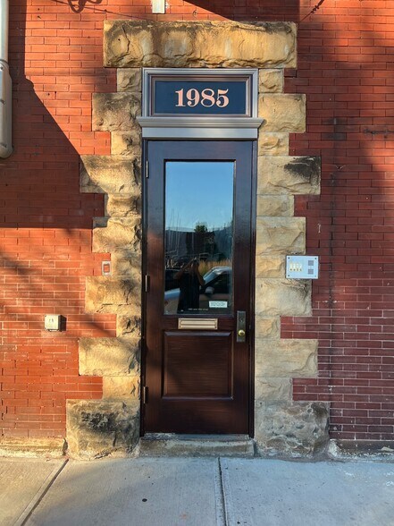 More Photos Of 1985 W 28th St, Cleveland Office For Lease