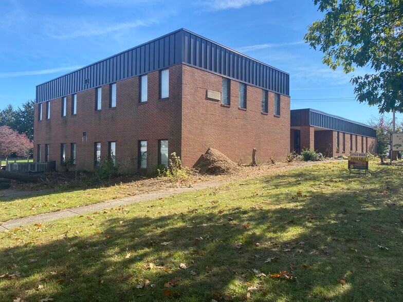 More Photos Of 1050 Spring St, Wyomissing Medical For Lease