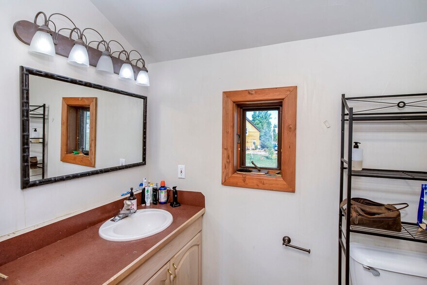 More Photos Of 81 Gillaspey Ave, Crested Butte General Retail For Sale